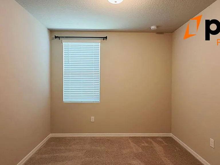 862 Rivers Crossing St — Photo 23