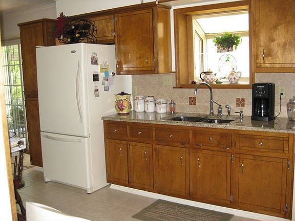 New Granite Countertops and Appliances