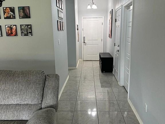 4th image of 1076 W Gem Ave