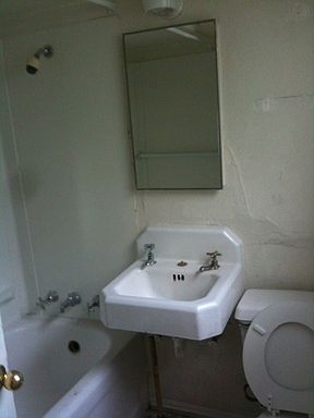 2nd image of 2155 California St