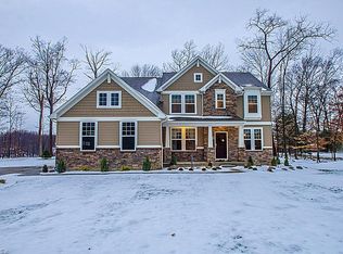 8410 Victoria Dr, Broadview Heights, OH 44147