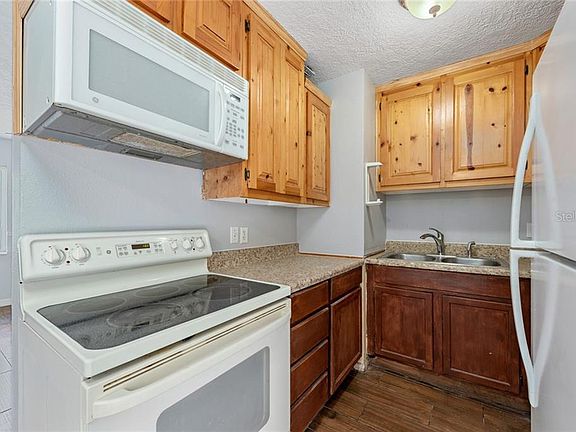 5th image of 10322 Groton St