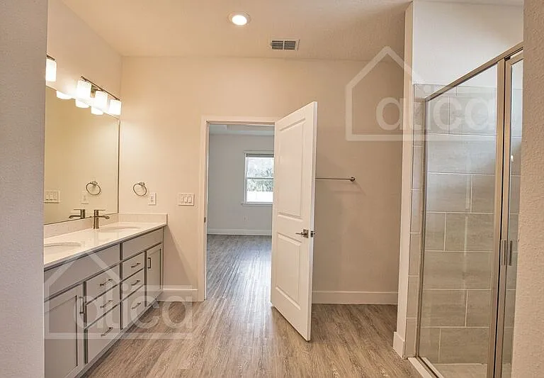 3539 Donahue Ave — Photo 32