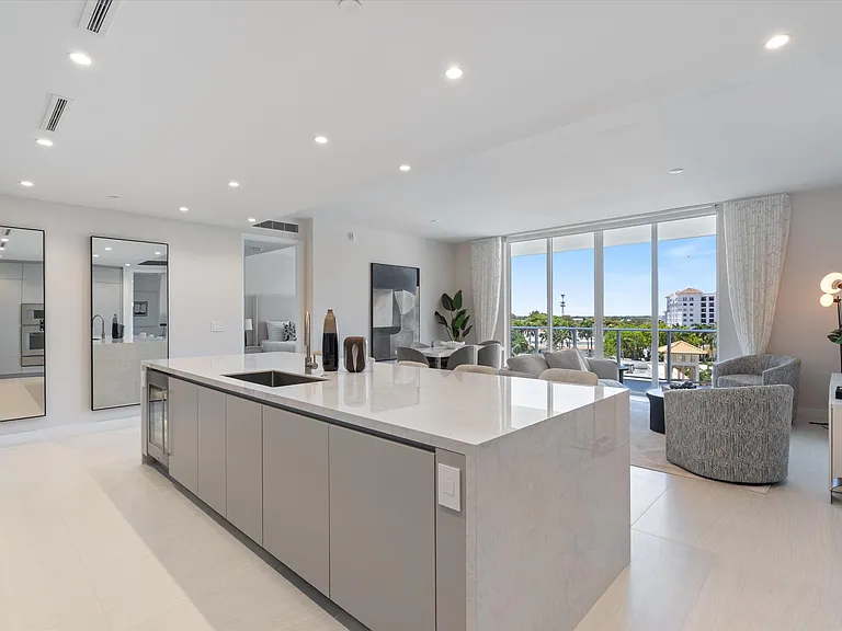 220 SE Mizner Blvd #604 — Photo 7