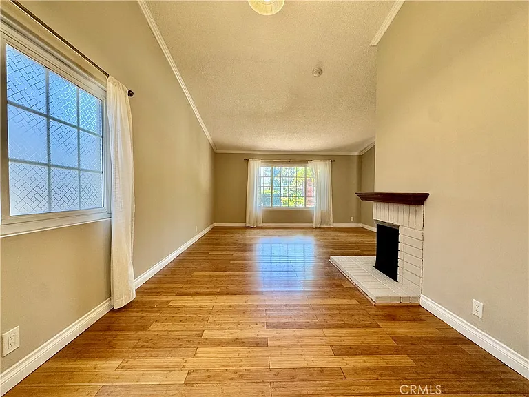 1421 Meadow Glen Rd — Photo 11