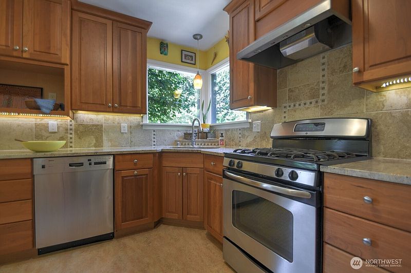 5th image of 3216 Lorne Street SE