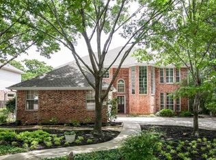 2700 Hidden Lake Dr, Grapevine, TX 76051