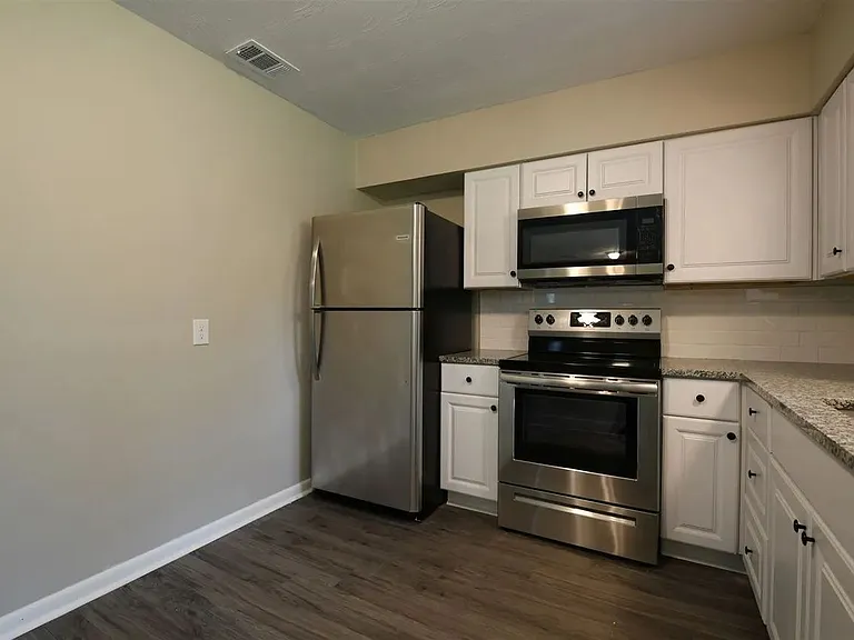 1607 Anthony St — Photo 21