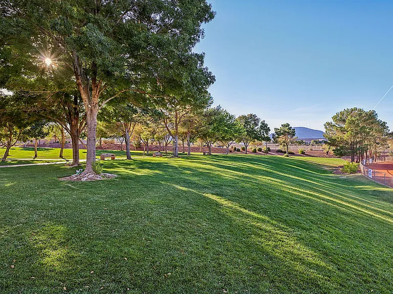 Neighborhood Park (Mission Hills)