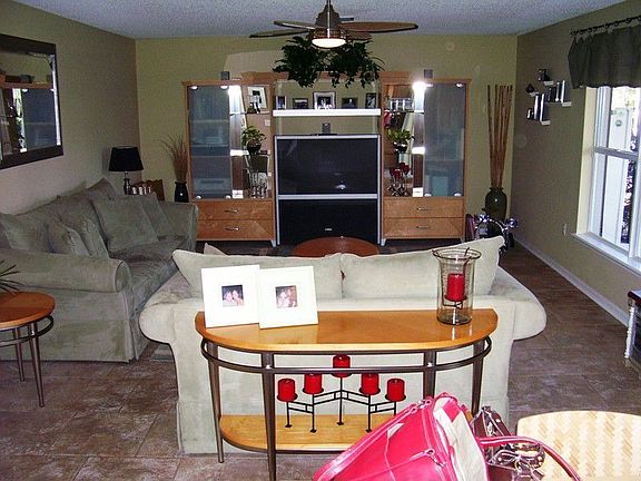 5th image of 16309 Meredrew Ln