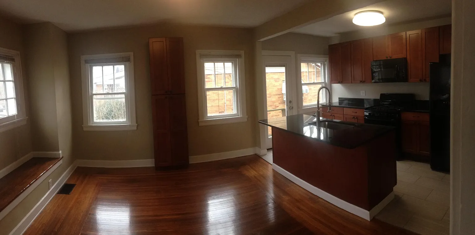 137 Woodside Pl photo 1