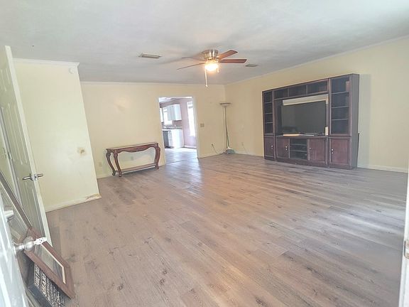 5th image of 101 Henry Ashley Dr
