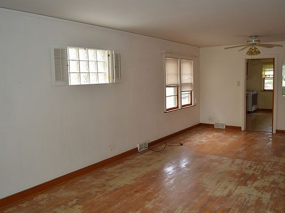 3rd image of 11236 S Washtenaw Ave