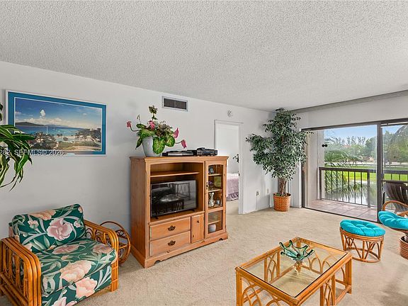 3rd image of 10155 NW 9th Street Cir #4-202