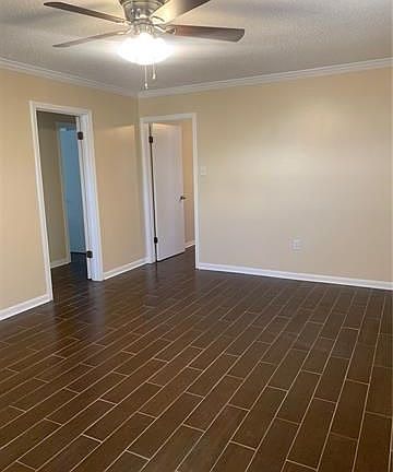 2nd image of 810 Navy St
