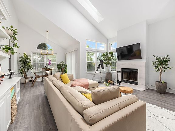 4th image of 2787 Green Bridge Ct #F2787