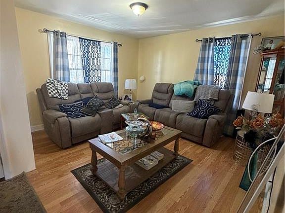 5th image of 244 Sayles St