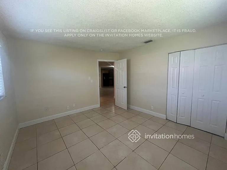 11171 NW 36th St — Photo 9