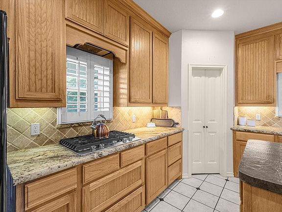 5th image of 2405 Cold Springs Rd