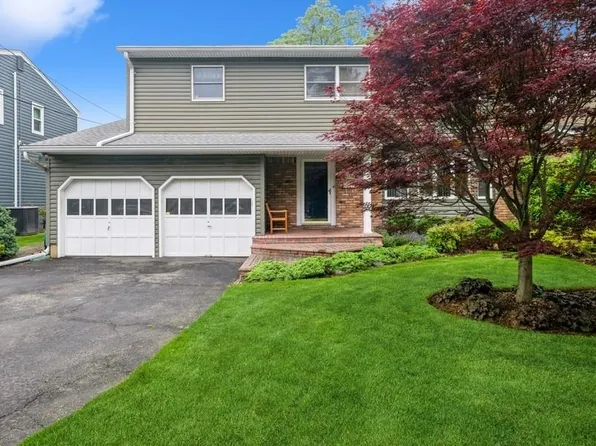 1581 Shirley Court, North Merrick, NY 11566