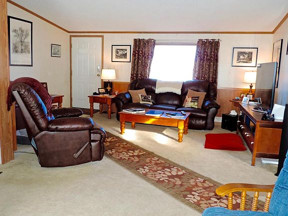 2nd image of 200 Kneeshaw Ct