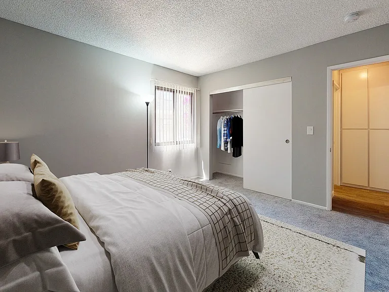 Executive House Apartments — Photo 17