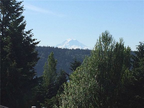 3rd image of 623 122nd Ct NW
