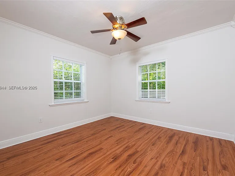 5490 SW 57th Ave — Photo 7