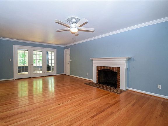 3rd image of 5526 Westbriar Ct