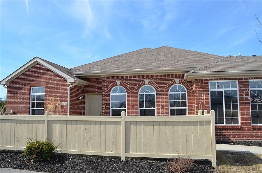 2nd image of 10336 Gateway Dr