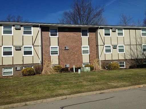 5th image of 273 Maplewood Dr APT 304