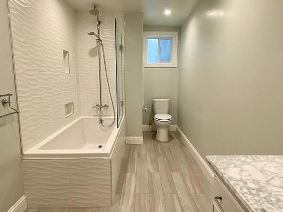 5th image of 360 Lily St