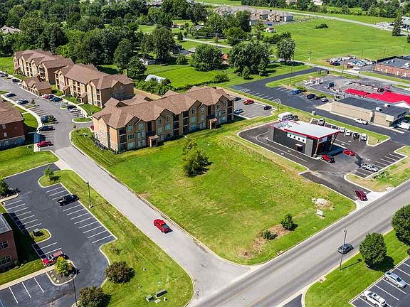 4th image of 4780 Village Square Dr
