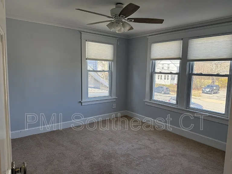 86 School St — Photo 11