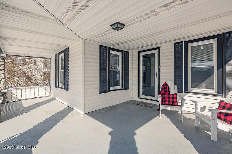 3rd image of 198 Chapman Drive
