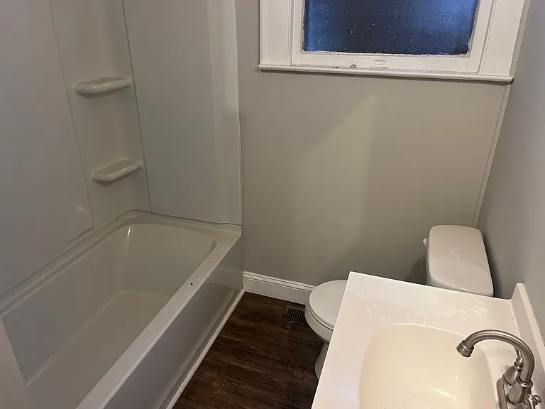 2223 Lee St — Photo 11