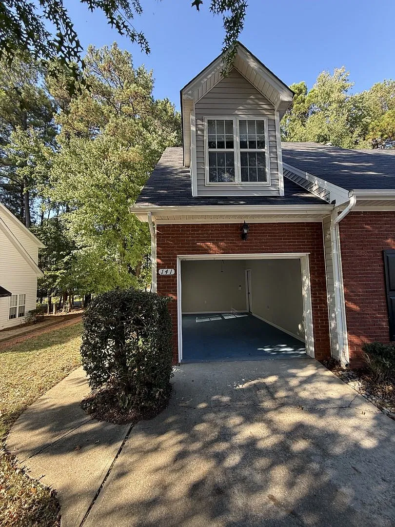 3 Bd 2.5 Ba end unit townhouse — Photo 2