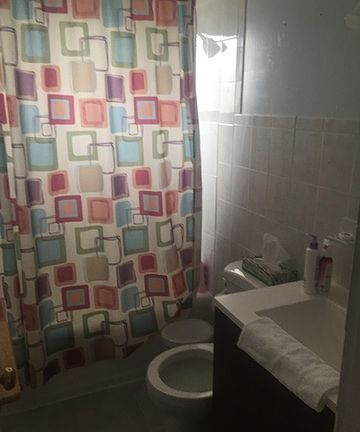 5th image of 913 Wood St
