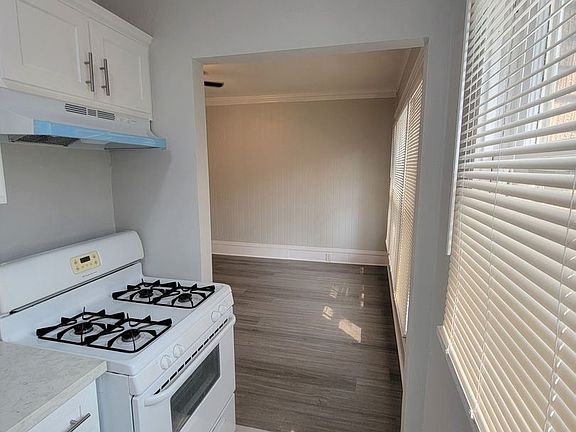 3rd image of 302 1/2 N Broadway #14