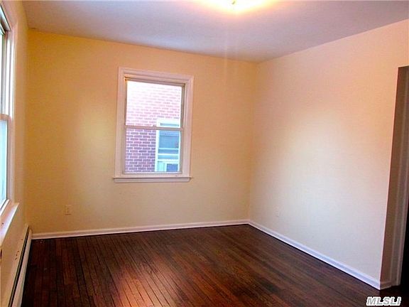 5th image of 275 Bryant Ave