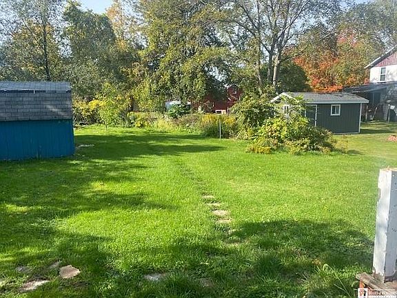 4th image of 42 Cass St