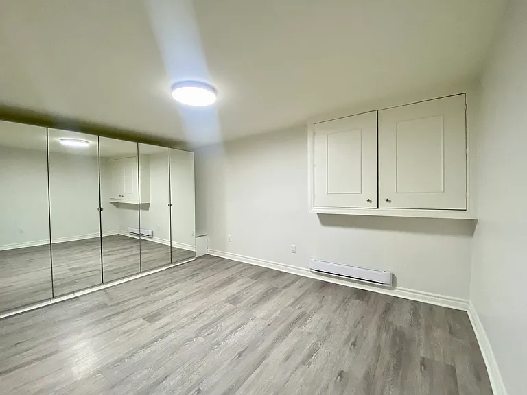 589 Annette St #BASEMENT — Photo 14