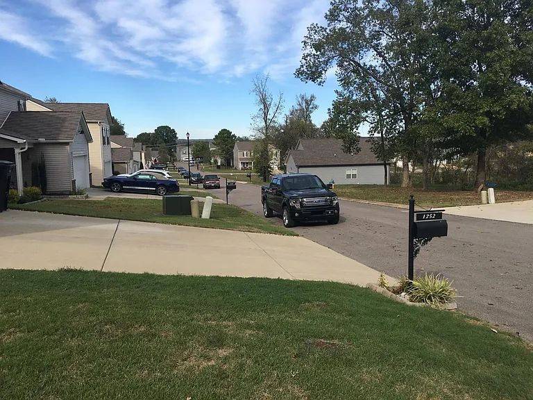 1252 Oxford Village Cv — Photo 16