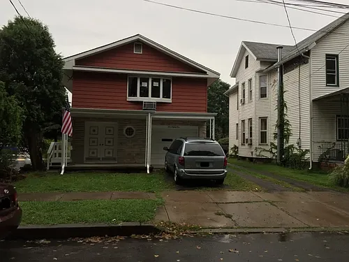 381 N Maple Ave Photo 1