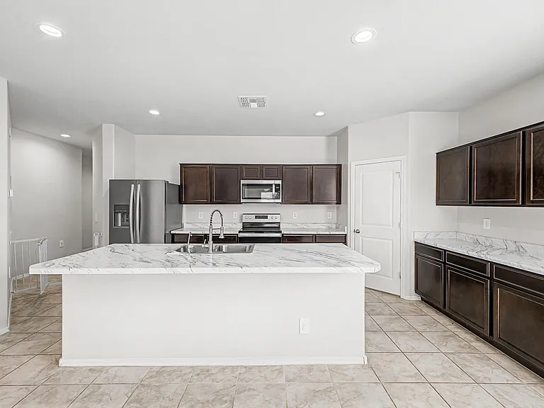 1302 W Raymond Ave — Photo 10