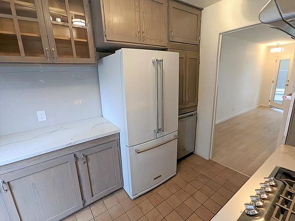 5th image of 875 Broadway APT 6
