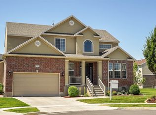1426 S Lennox Ct, Syracuse, UT 84075