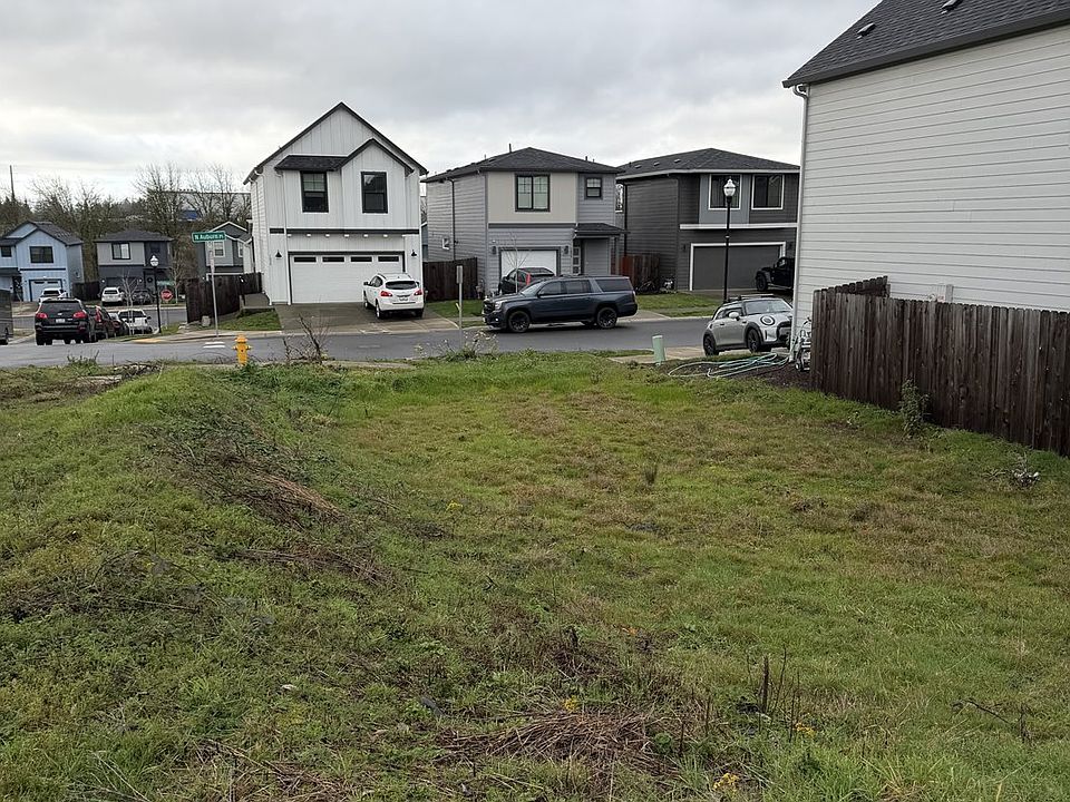 2nd image of 1030 N Auburn Pl