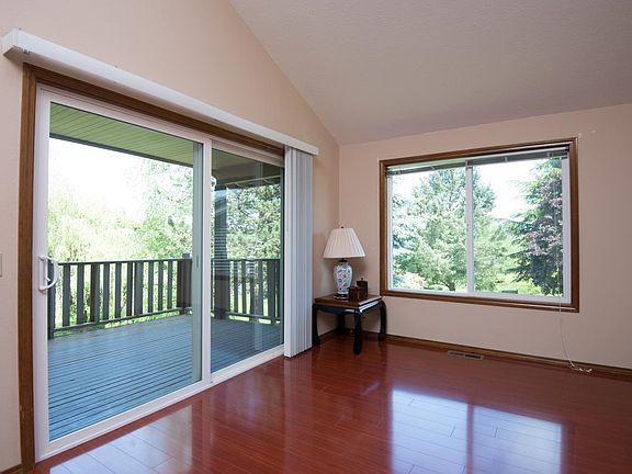 4th image of 1249 SE Jacquelin Dr