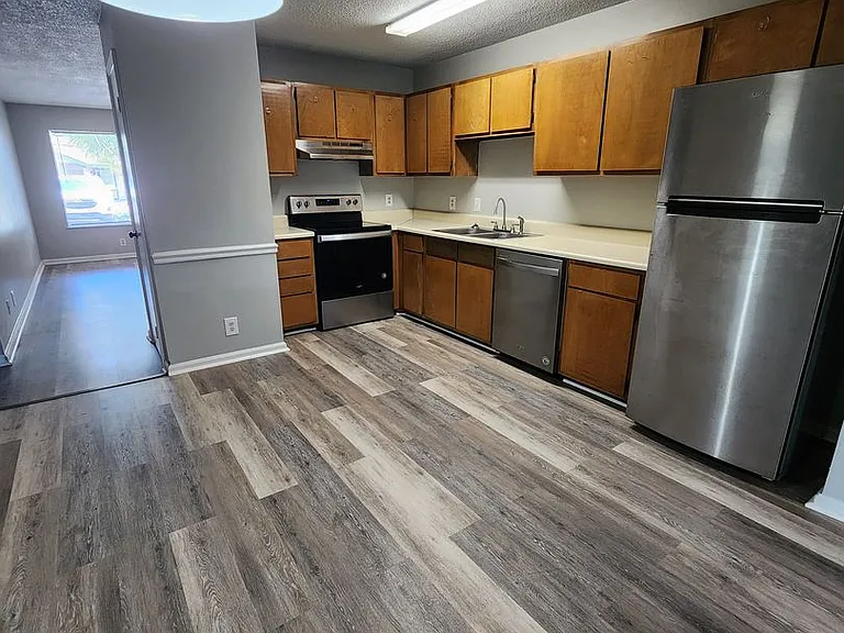 910 Brett Dr #129 — Photo 4